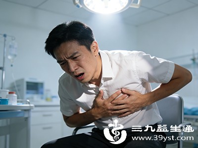 严重皮疹、呼吸困难、抽搐等，需立即前往医院就诊