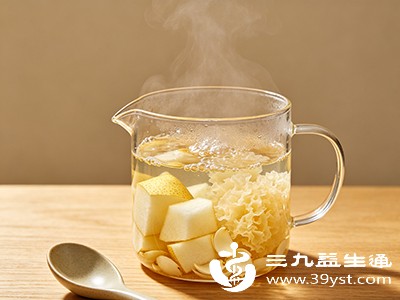 肺火旺喉咙痛 喝对水吃对食日常做就能清热润肺