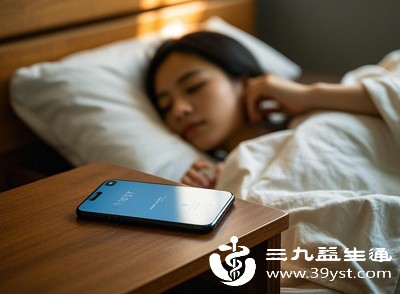 每天固定一个入睡时间，比如先尝试晚上11点半入睡