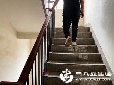 先从散步、慢爬楼梯开始
