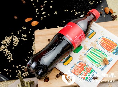 喝无糖可乐会胖吗 从成分到代谢科学拆解发胖风险