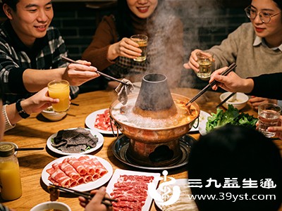 每餐七八分饱，少吃油炸、辛辣、甜腻