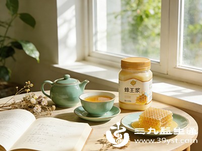 新鲜蜂王浆需密封后冷藏（0℃-4℃）