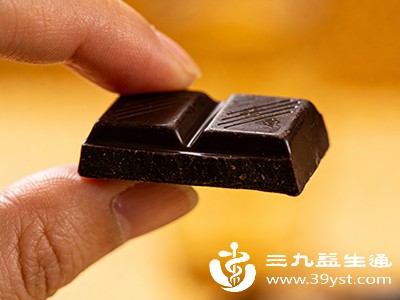 巧克力中含有的苯乙胺、可可碱等成分