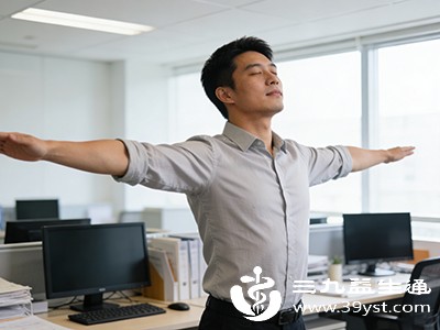 扩胸运动