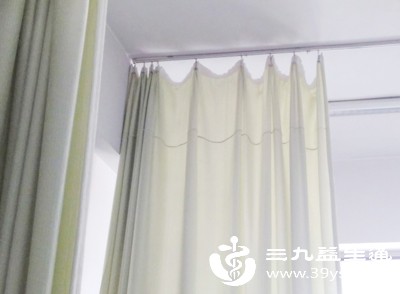 定期清理床垫、沙发、地毯、窗帘等布艺家具