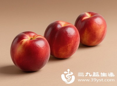 桃子热量较低（每100克约40-50千卡）