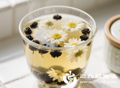 肝火旺选菊花枸杞茶