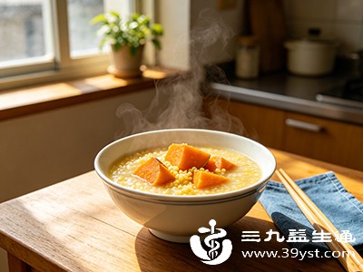 红薯、小米均含碳水,过量易致热量超标,建议每餐1小碗(200-300克) 红薯、小米均含碳水,过量易致热量超标,建议每餐1小碗(200-300克)