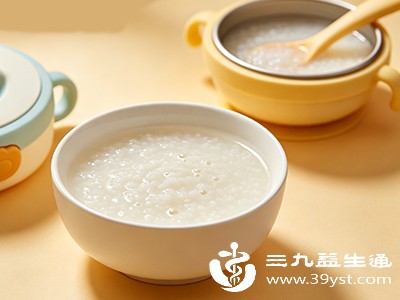 即使在医生指导下喂食米汤,也需严格控制量 即使在医生指导下喂食米汤,也需严格控制量