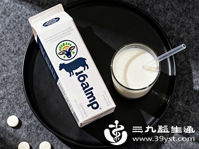 女人喝羊奶啥时候最好 早餐后补能量、睡前助眠 附特殊时期饮用技巧