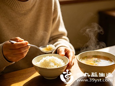 如果实在觉得干,可以少量喝几口(比如吃一口噎住了) 如果实在觉得干,可以少量喝几口(比如吃一口噎住了)