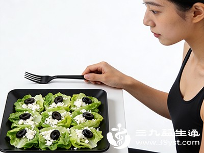 长期或频繁断食，肝脏、肾脏因缺乏蛋白质、维生素等营养