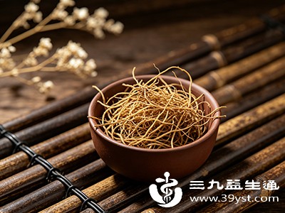 细辛的辛香之气能通窍开窍，对鼻塞、头痛等局部不适有辅助缓解作用