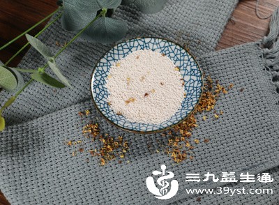 藕粉冲成稀水别愁 加热补粉或冷藏 还附粉水比例技巧 轻松吃顺滑藕粉