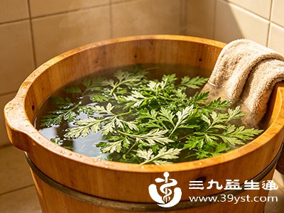 水温过高易烫伤皮肤，尤其老人、小孩皮肤敏感