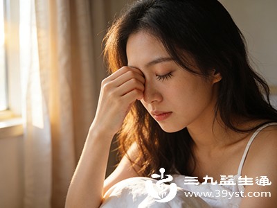 伴随眼睛痒、烧灼感、睑缘发红等症状 伴随眼睛痒、烧灼感、睑缘发红等症状