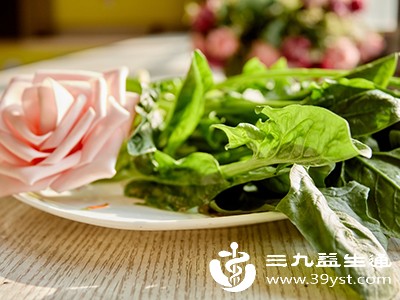 可多吃新鲜蔬菜水果，如菠菜