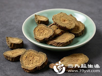 孕妇应绝对禁止食用大黄，因其可能对胎儿造成不良影响，甚至引发严重后果