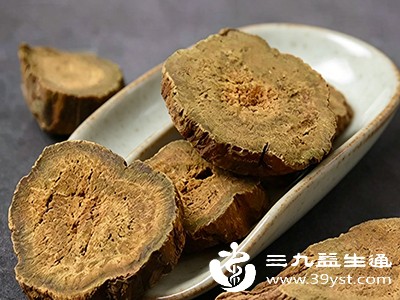 大黄具有清热泻火的特性,对于因体内热盛引起的一些不适症状 大黄具有清热泻火的特性,对于因体内热盛引起的一些不适症状