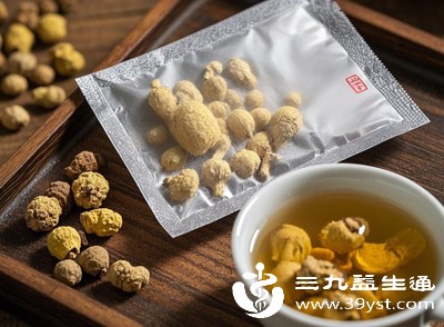 取适量三七片或三七花(三七的花穗)用开水冲泡 取适量三七片或三七花(三七的花穗)用开水冲泡