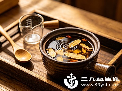 浸泡时加水量以高出药材表面3-5厘米为宜,若药材吸水性强,可适当增加水量 浸泡时加水量以高出药材表面3-5厘米为宜,若药材吸水性强,可适当增加水量