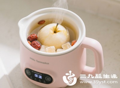 蒸/煮食:将雪梨去核后蒸或煮,口感软糯,更易消化 蒸/煮食:将雪梨去核后蒸或煮,口感软糯,更易消化