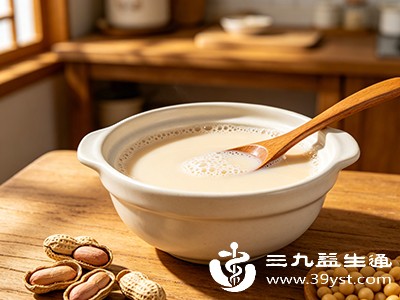 早餐豆浆新喝法：黄豆+花生 3步做好香浓细腻营养超全面