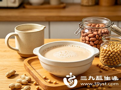 黄豆富含钙、铁、锌、大豆异黄酮等营养素；花生则含有维生素E、B族维生素、镁、磷等