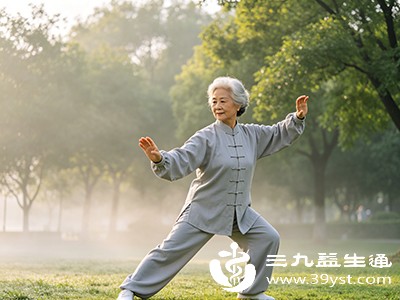 初学者建议在专业教练指导下学习，掌握正确的动作要领和呼吸方法