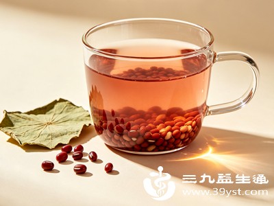 红薏米中富含膳食纤维、多种氨基酸及矿物质，能够温和滋养脾胃黏膜，增强脾胃运化能力
