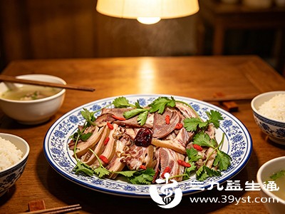 “狗肉相克”真的存在吗 营养师解析误区 理性吃狗肉