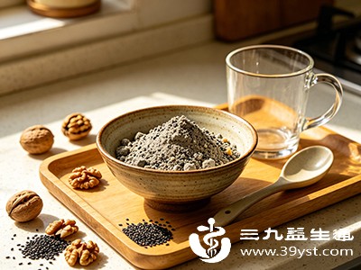 建议每日食用量控制在15-30克为宜，约1-2汤匙