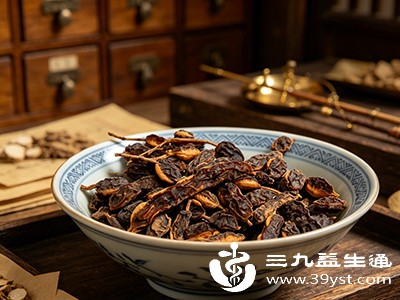 槐角不宜过量使用,过量可能会刺激肠胃,引起恶心、呕吐、腹泻等不适 槐角不宜过量使用,过量可能会刺激肠胃,引起恶心、呕吐、腹泻等不适