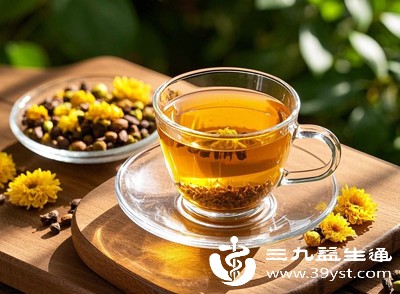 决明子性微寒，含有多种有益成分，能辅助缓解眼部酸胀、改善视疲劳，适合用眼过度导致眼部沉重的人群