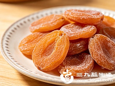 食用杏子干后应及时漱口，保持口腔清洁