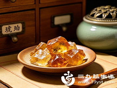 琥珀的利尿通淋功效可以起到改善作用