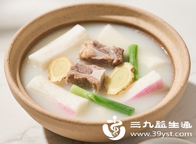 山药清蒸排骨：补气健脾，补充体能