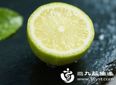 柠檬酸性较强，长期过量食用会腐蚀牙釉质，损伤牙齿，造成牙齿敏感、酸痛