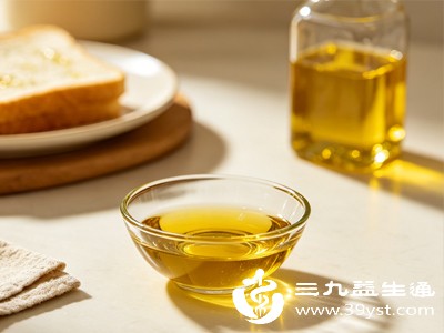 火麻油中不饱和脂肪酸含量极高,其中亚油酸和α-亚麻酸的比例均衡,这两种都是人体必需且无法自身合成的脂肪酸 火麻油中不饱和脂肪酸含量极高,其中亚油酸和α-亚麻酸的比例均衡,这两种都是人体必需且无法自身合成的脂肪酸