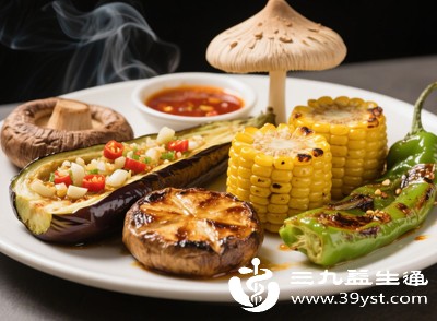 烧烤中的牛羊肉、海鲜、动物内脏等食材嘌呤含量极高,长期过量食用,会导致尿酸升高,极易诱发痛风、高尿酸血症,损伤关节与肾脏功能 烧烤中的牛羊肉、海鲜、动物内脏等食材嘌呤含量极高,长期过量食用,会导致尿酸升高,极易诱发痛风、高尿酸血症,损伤关节与肾脏功能