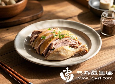 鸭肉虽美味并非人人能吃 这几类人吃了可能加重病情