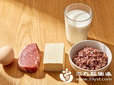 蛋白质是否转化为脂肪,不仅取决于自身摄入量,还与整体饮食的能量平衡有关 蛋白质是否转化为脂肪,不仅取决于自身摄入量,还与整体饮食的能量平衡有关