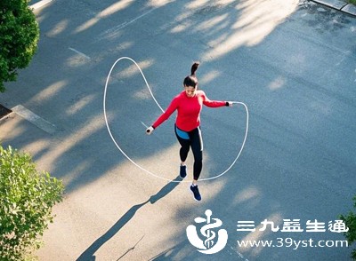 部分人认为“跳得越久越好”，但低强度长时间跳绳不仅燃脂效率低