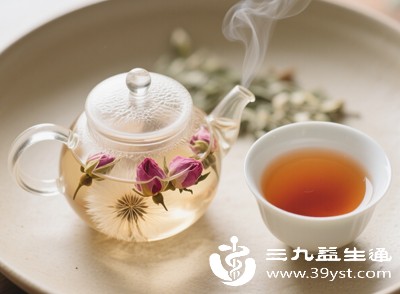 搭配中和寒性,冲泡时加2颗红枣、一小片生姜,中和蒲公英寒性,护养孕期脾胃 搭配中和寒性,冲泡时加2颗红枣、一小片生姜,中和蒲公英寒性,护养孕期脾胃