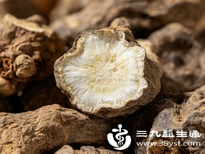 川乌还具有舒缓疼痛的作用,尤其适合缓解因寒湿、血瘀引起的各种疼痛 川乌还具有舒缓疼痛的作用,尤其适合缓解因寒湿、血瘀引起的各种疼痛