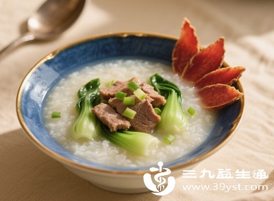 将牛肉末或肉丁倒入煮好的底粥,搅拌均匀,转小火慢熬5-10分钟,让牛肉香味融入粥中、入味均匀 将牛肉末或肉丁倒入煮好的底粥,搅拌均匀,转小火慢熬5-10分钟,让牛肉香味融入粥中、入味均匀