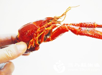 龙虾富含钙、镁、磷、锌、硒等多种人体必需的矿物质，每种矿物质都在人体正常机能运转中发挥着不可或缺的重要作用