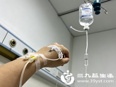 输液后的24小时内，尽量保持穿刺部位干燥清洁，避免沾水，不要洗澡、游泳，防止细菌感染