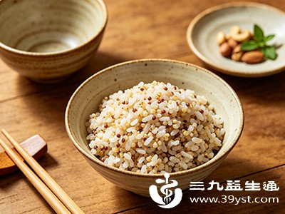 糙米是未经精加工的稻米，保留了胚芽和米糠层